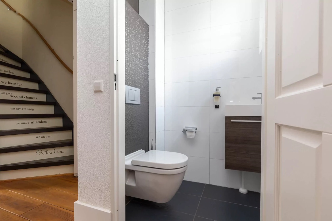 Moderne toiletruimte