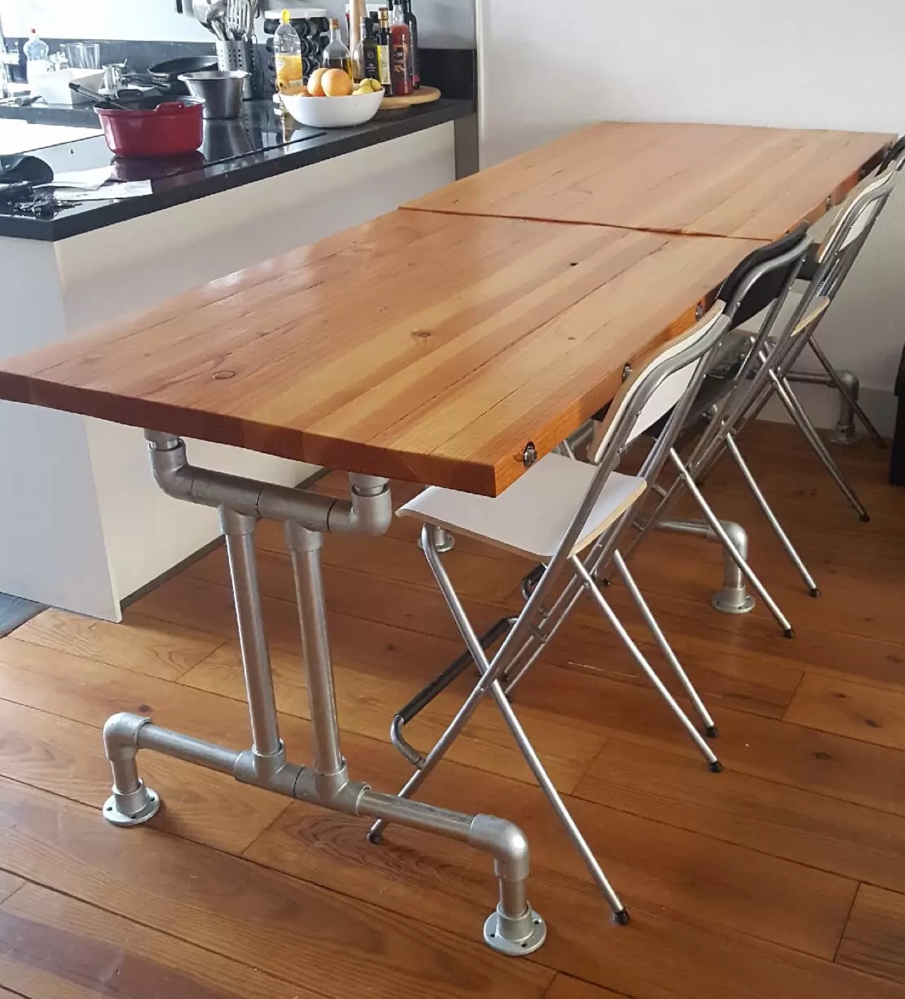 Uitklaptafel in gebruik